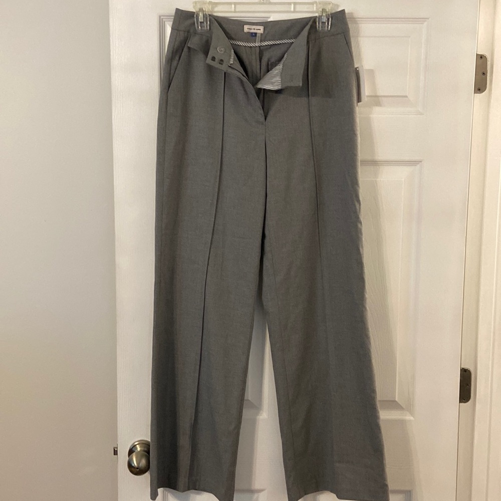 Court & Rowe Women’s Pants size 6 brand new with tag color silver inseam 32”